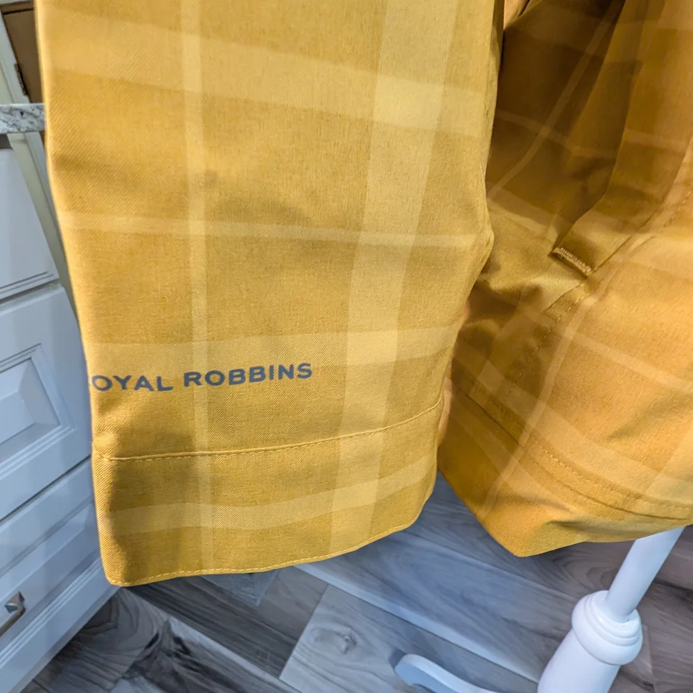 Royal Robbin Mobile Waterproof Large Gold Trench Plaid Coat, Women - Picture 8 of 11